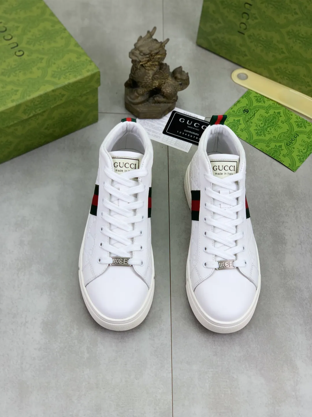 Men's shoes 💰P460 💰[New style]🆘 The latest model from Gucci GUCCI official website 🎁Classic casual fashion high-top men's shoes 👟Hot style 💥The version is simple and elegant, exclusive for trendy men. Unique official website latest brand elements 👑Gucci original decoration, fashionable and generous, original soft calfskin fabric➕Comfortable soft first-layer pigskin lining ✅The official website specifies the wear-resistant casual outsole, the classic model is taken in kind🎬Color: 4️⃣colors available😍Number: 38-44